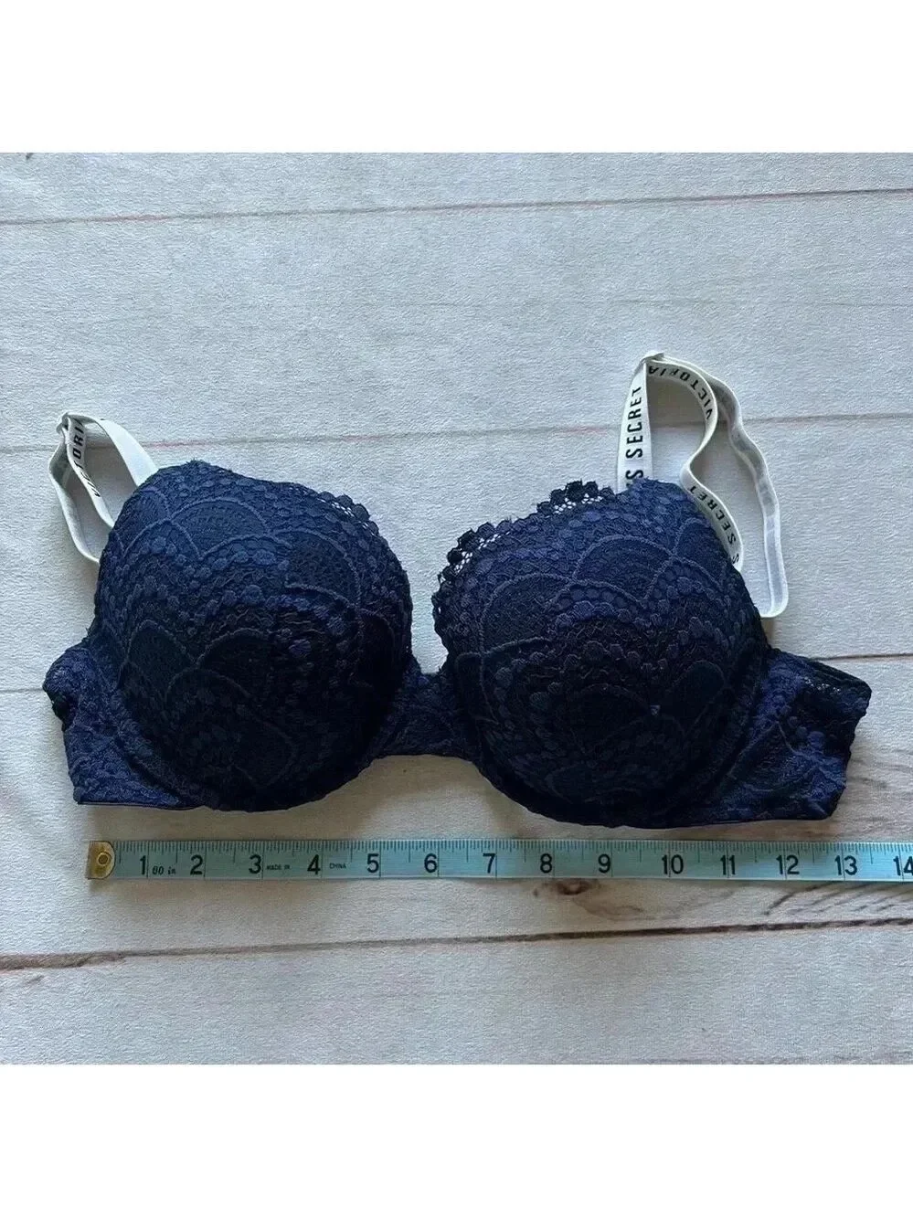 Victoria Secret T-shirt push-up full coverage navy blue  Bra 36B crochet girl